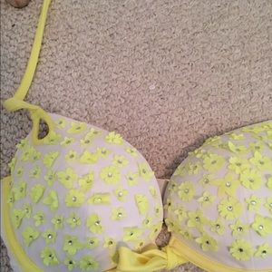 Victoria’s Secret bikini top 36C white/yellow